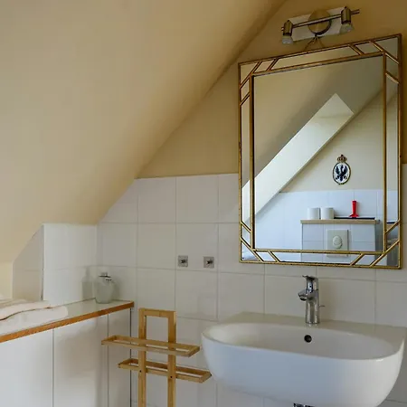 Maisonette In Historic Semesterbostad