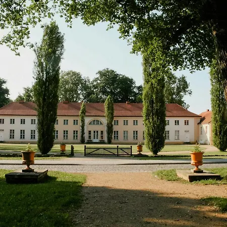 Maisonette In Historic Semesterbostad