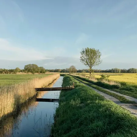 Maisonette In Historic בית נופש Paretz