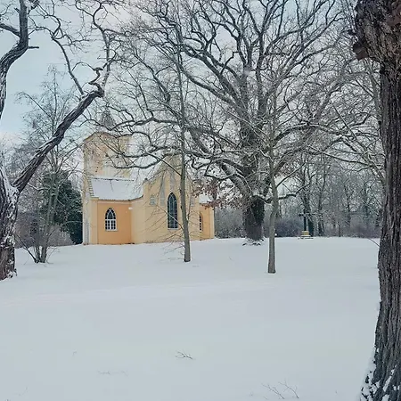 Maisonette In Historic Semesterbostad Paretz