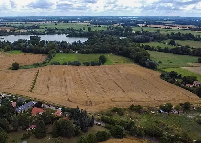 Maisonette In Historic Vakantiehuis Paretz